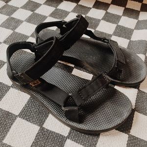 Black Tevas